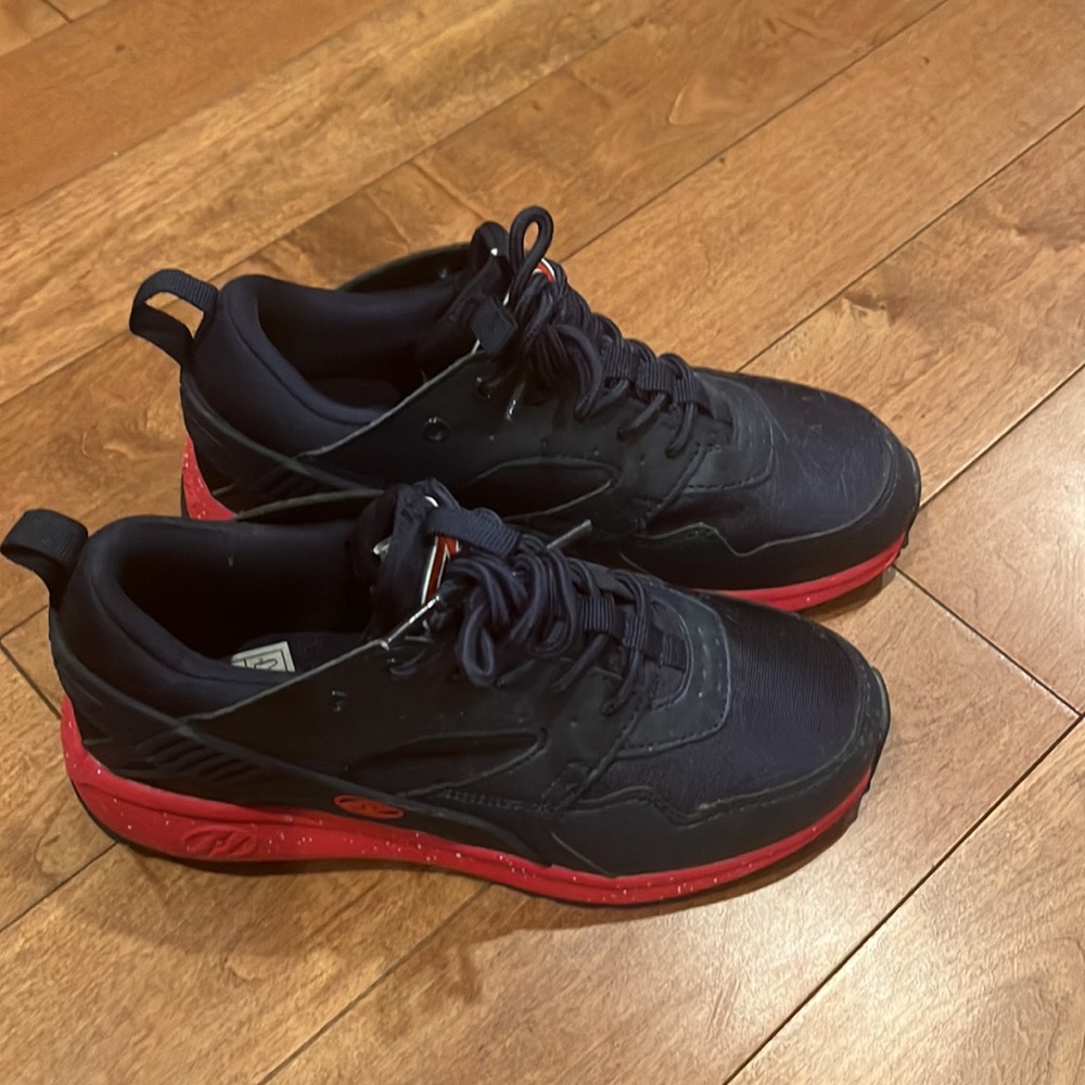 Heelys Unisex Force Roller Shoe -- almost new